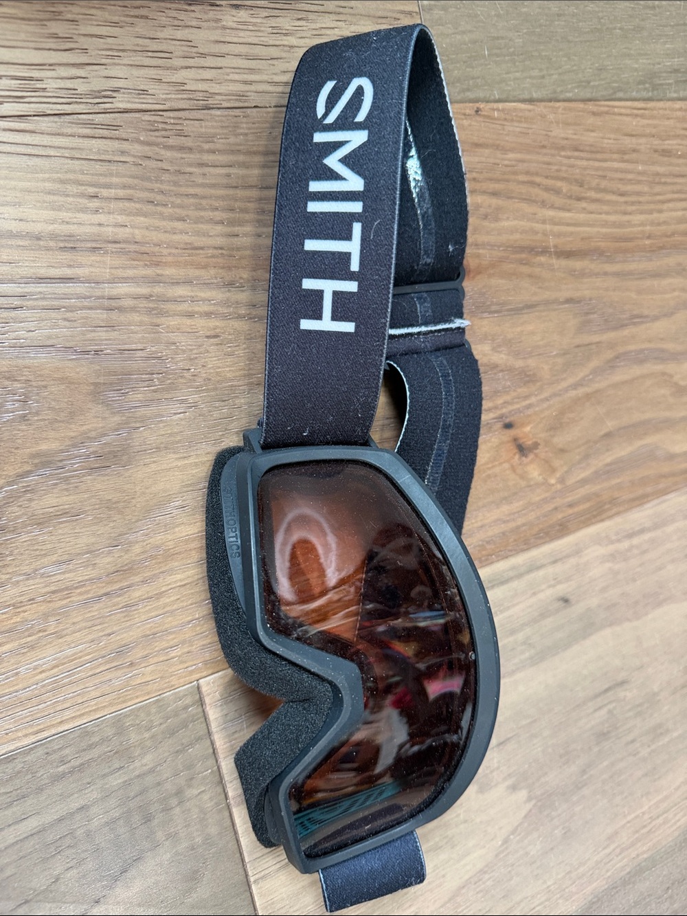 SMITH Black Strap Ski Goggles with Amber Lenses